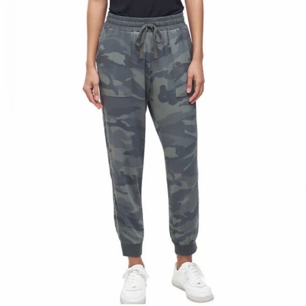 Splendid Camo Joggers Women's Medium